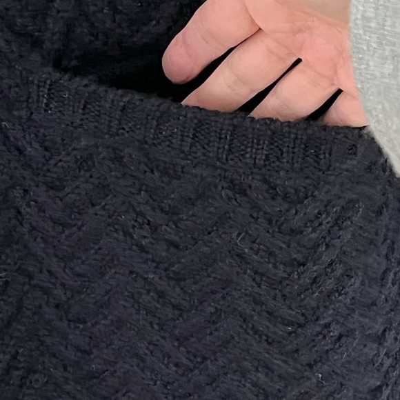 Talbots Navy Cable Knit Cardigan Sweater Chunky Oblong Wooden Buttons S - Picture 6 of 14